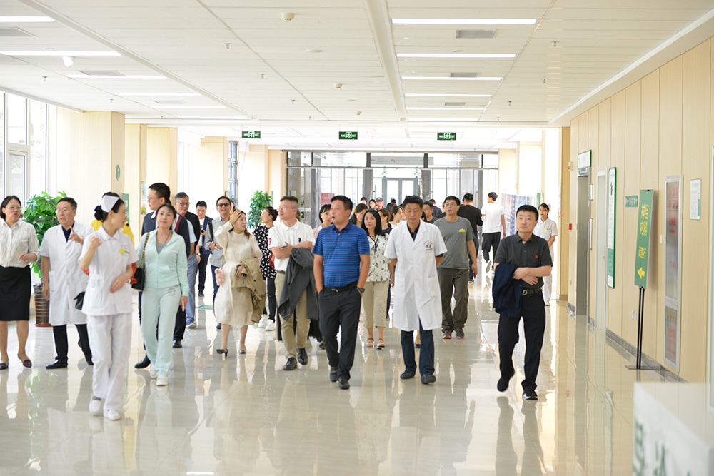 “智聯(lián)清華、并肩同行” ——清華經(jīng)管學(xué)院EMBA遼寧校友會走進(jìn)正業(yè)集團(tuán)(圖6)