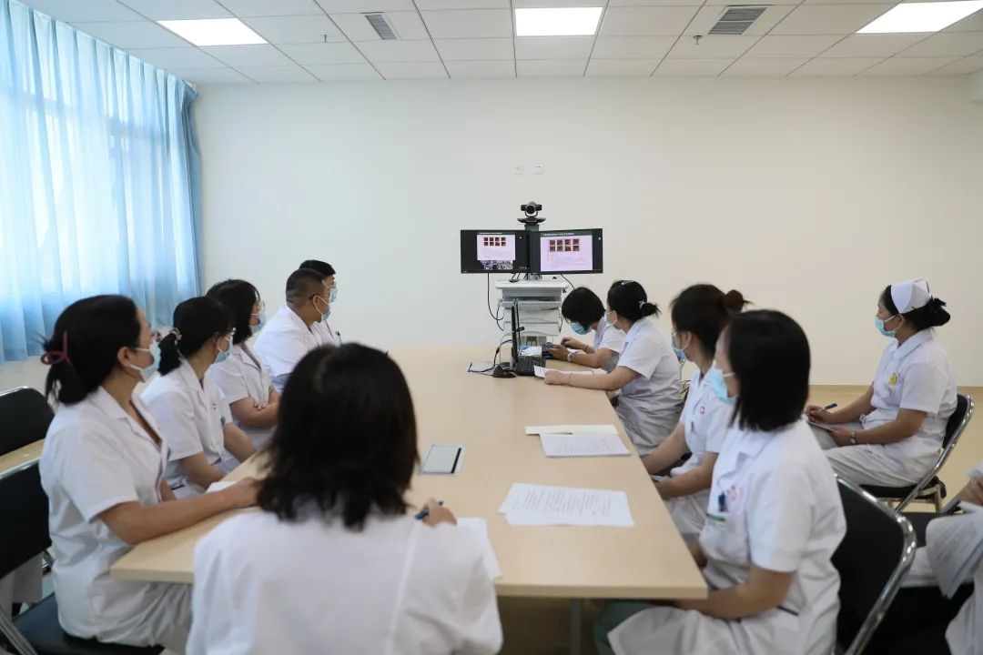 全省首家！中國醫(yī)科大學(xué)附屬第一醫(yī)院專家來“查房”，家門口享國內(nèi)優(yōu)質(zhì)醫(yī)療資源！(圖1)