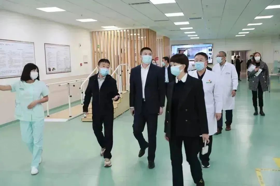 龍港區(qū)人大、區(qū)政府領(lǐng)導一行視察調(diào)研龍港國際醫(yī)療健康產(chǎn)業(yè)園(圖6)