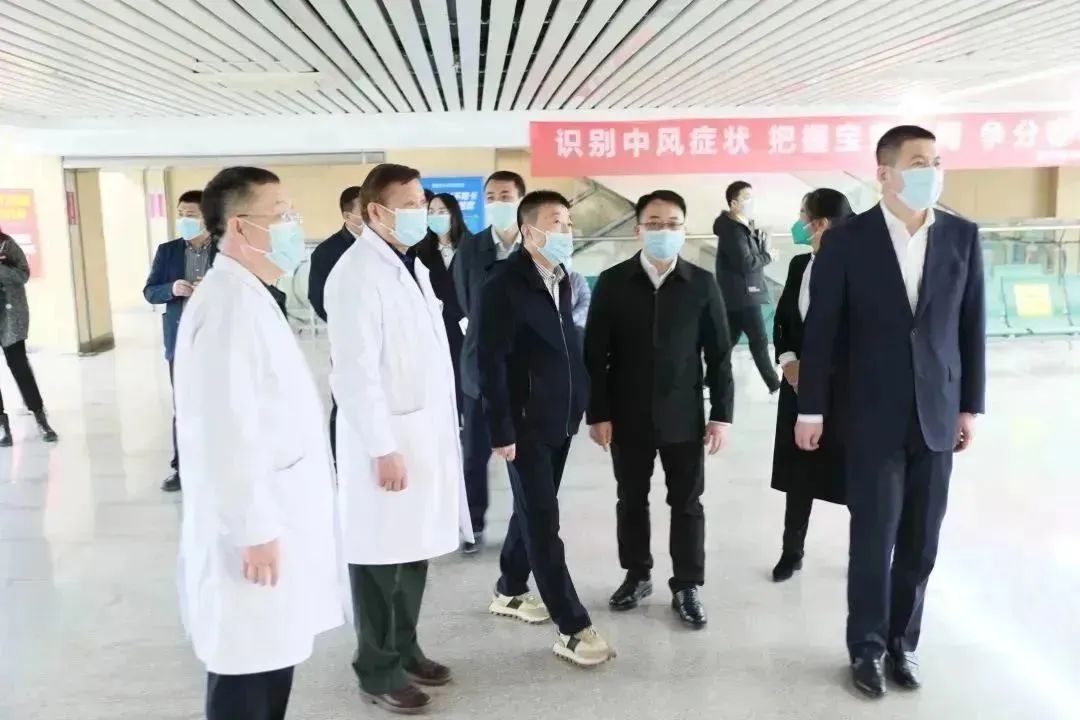 龍港區(qū)人大、區(qū)政府領(lǐng)導一行視察調(diào)研龍港國際醫(yī)療健康產(chǎn)業(yè)園(圖7)