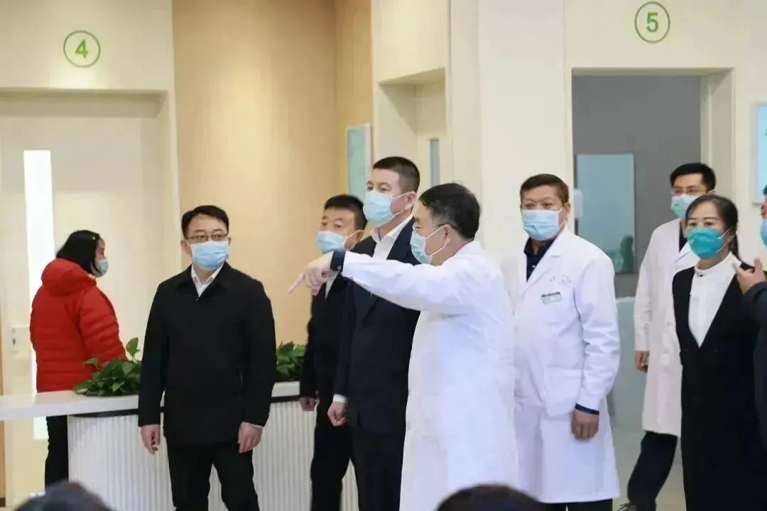 龍港區(qū)人大、區(qū)政府領(lǐng)導一行視察調(diào)研龍港國際醫(yī)療健康產(chǎn)業(yè)園(圖5)