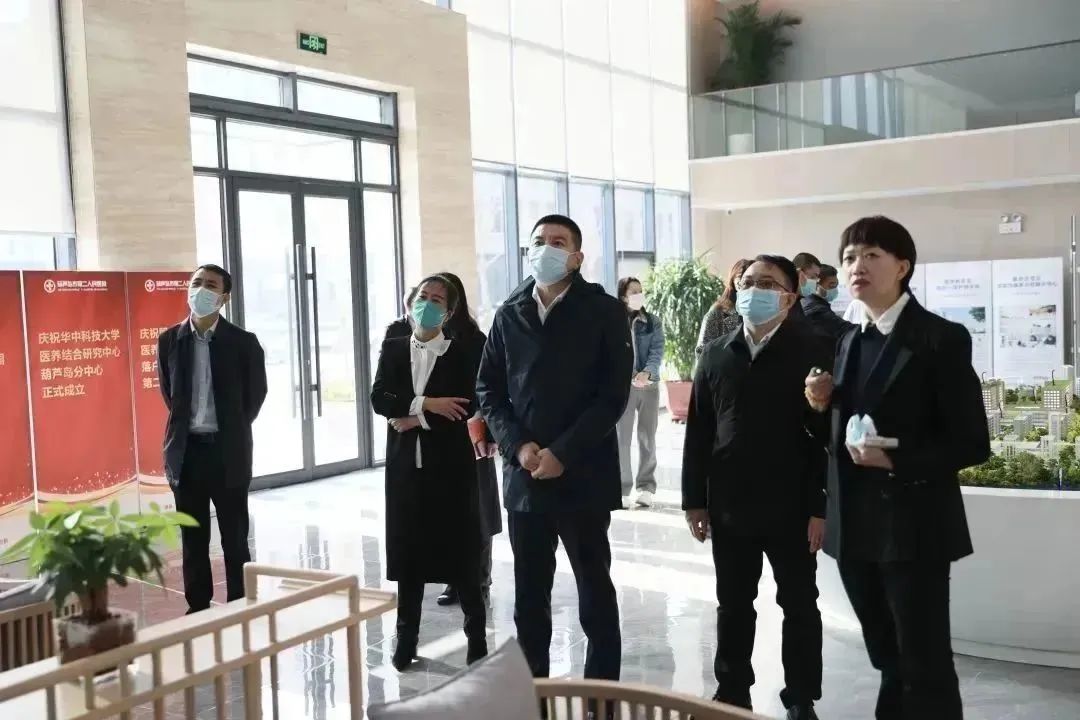 龍港區(qū)人大、區(qū)政府領(lǐng)導一行視察調(diào)研龍港國際醫(yī)療健康產(chǎn)業(yè)園(圖9)