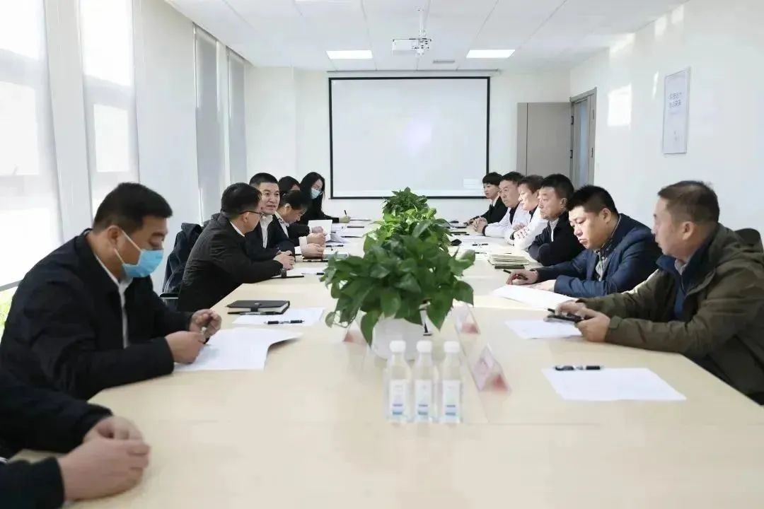 龍港區(qū)人大、區(qū)政府領(lǐng)導一行視察調(diào)研龍港國際醫(yī)療健康產(chǎn)業(yè)園(圖10)