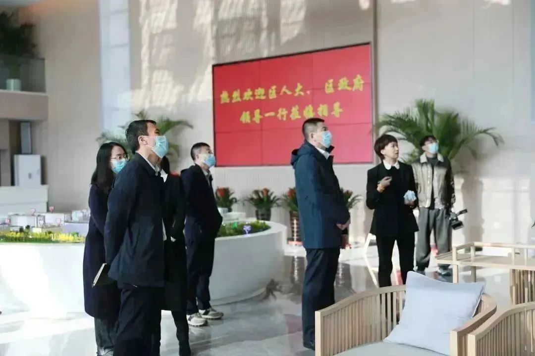 龍港區(qū)人大、區(qū)政府領(lǐng)導一行視察調(diào)研龍港國際醫(yī)療健康產(chǎn)業(yè)園(圖17)