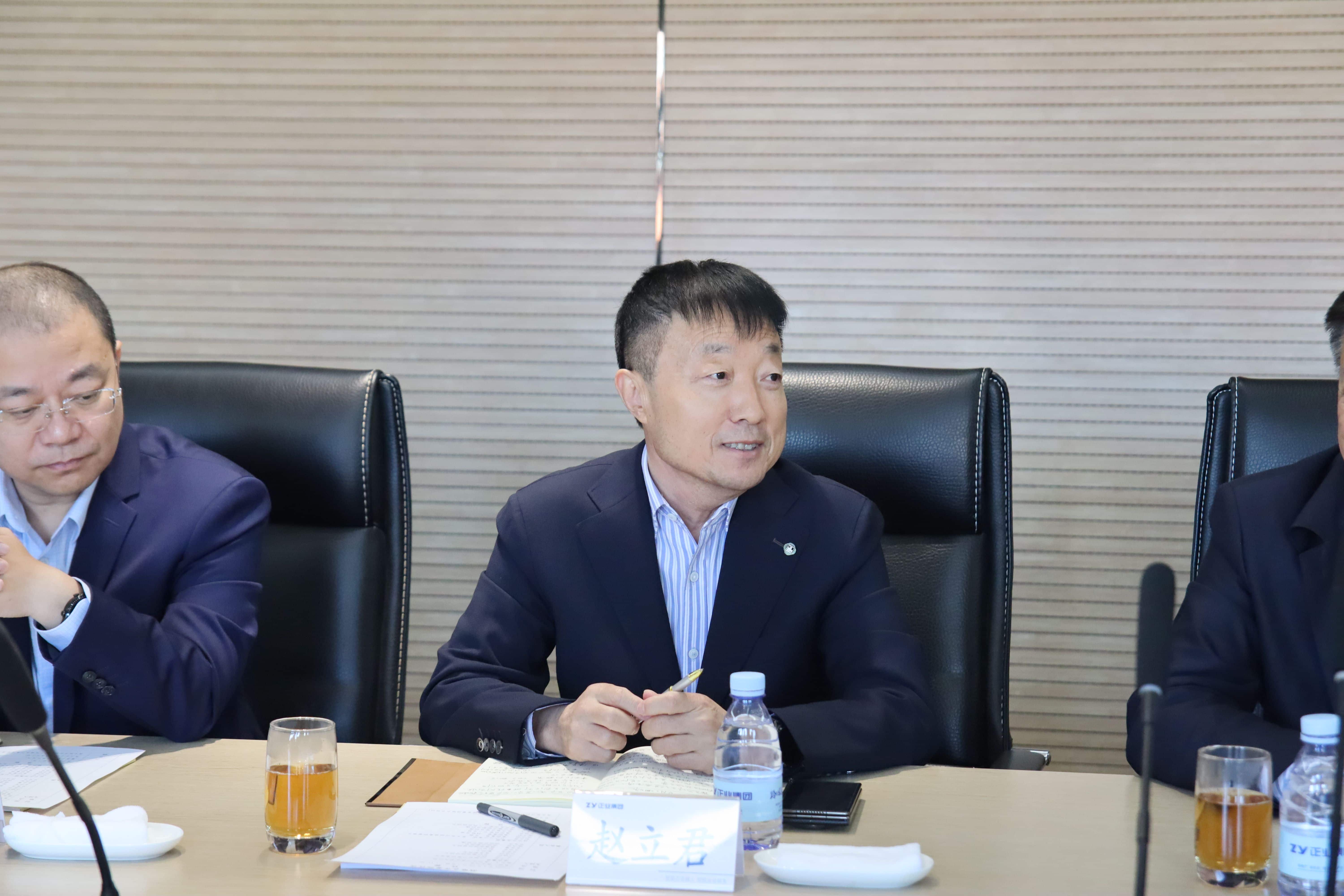 正業(yè)集團(tuán)與鳳凰醫(yī)療集團(tuán)攜手共筑醫(yī)療健康新未來(圖2) 正業(yè)集團(tuán)與鳳凰醫(yī)療集團(tuán)攜手共筑醫(yī)療健康新未來(圖2)